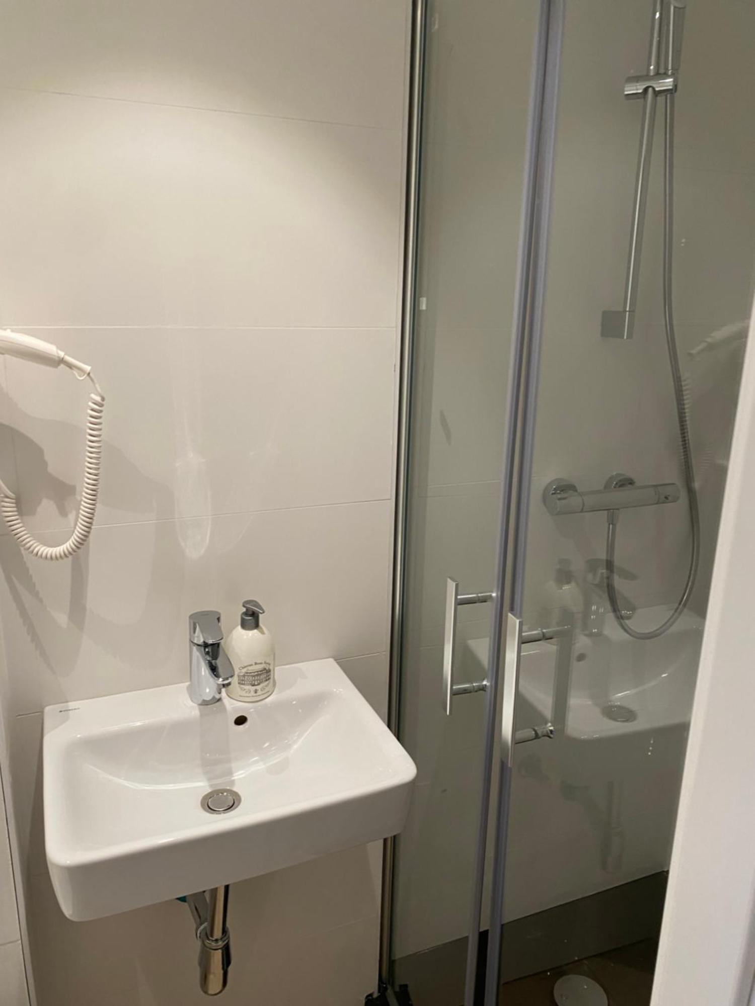 Hotel Petite Koenigsallee Self Check-In Düsseldorf Exterior foto